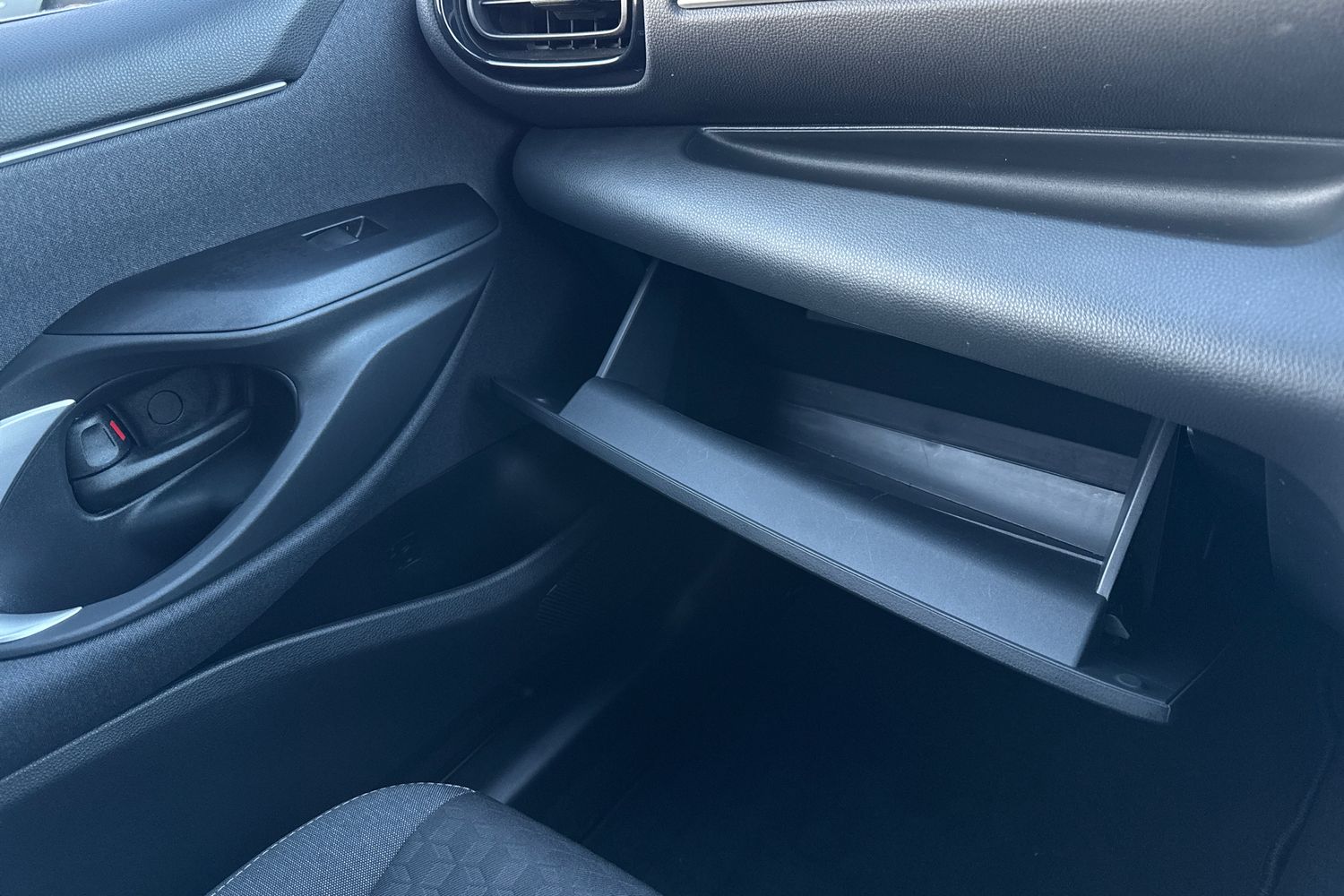 Used Toyota Yaris 2022 for sale - 76636934: Photo 57