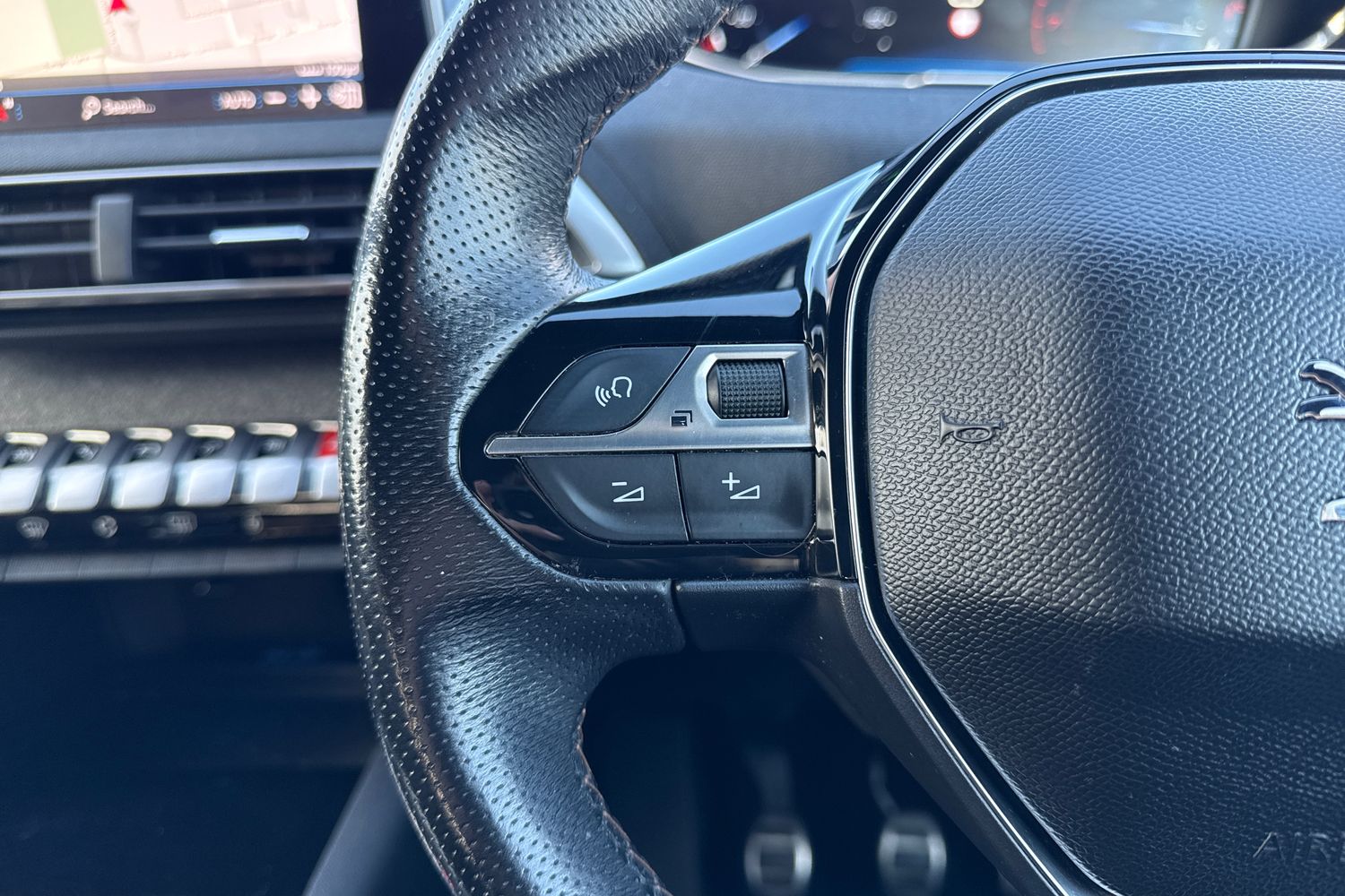 Used Peugeot 3008 2018 for sale - 76783019: Photo 39