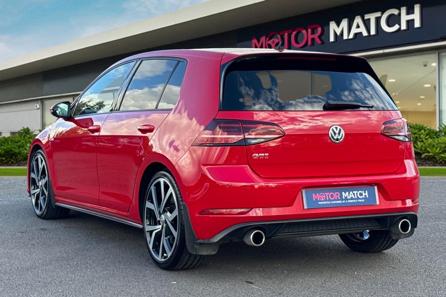 Used Volkswagen Golf 2019 for sale - 76746279: Photo 2