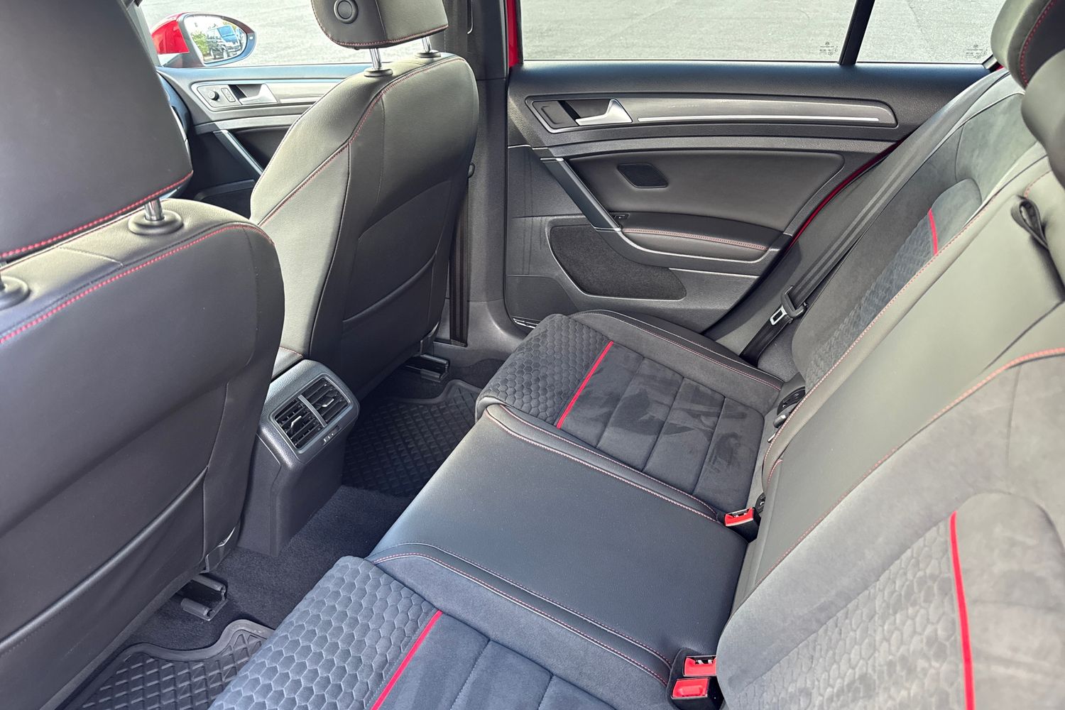 Used Volkswagen Golf 2019 for sale - 76746279: Photo 32