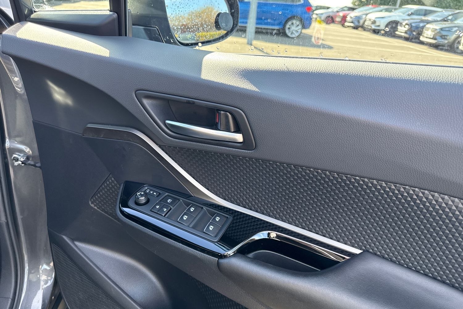 Used Toyota C-HR 2018 for sale - 77929024: Photo 21