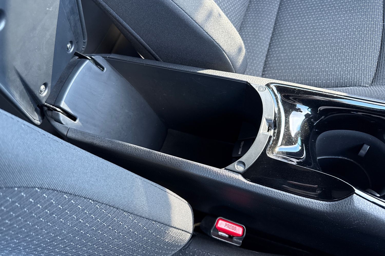 Used Toyota C-HR 2018 for sale - 77929024: Photo 61