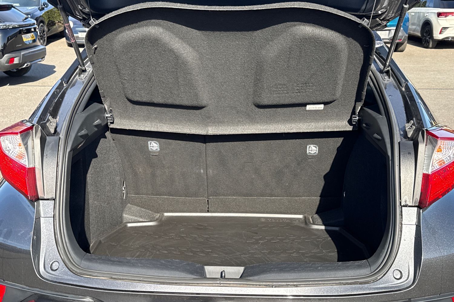 Used Toyota C-HR 2018 for sale - 77929024: Photo 7