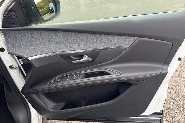 Used Peugeot 3008 2018 for sale - 76334395: Photo 21