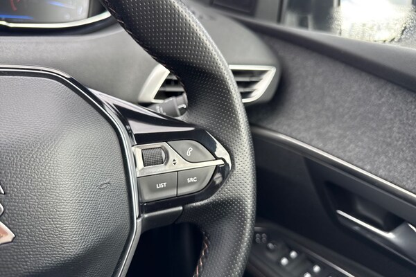 Used Peugeot 3008 2018 for sale - 76334395: Photo 40