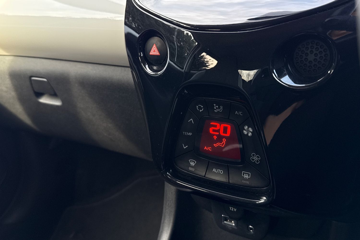 Used Toyota AYGO 2017 for sale - 77943701: Photo 19