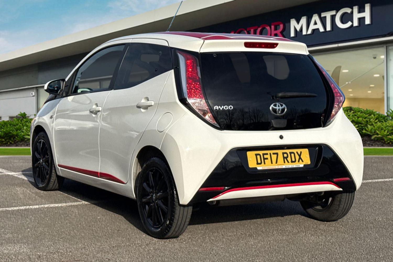 Used Toyota AYGO 2017 for sale - 77943701: Photo 2