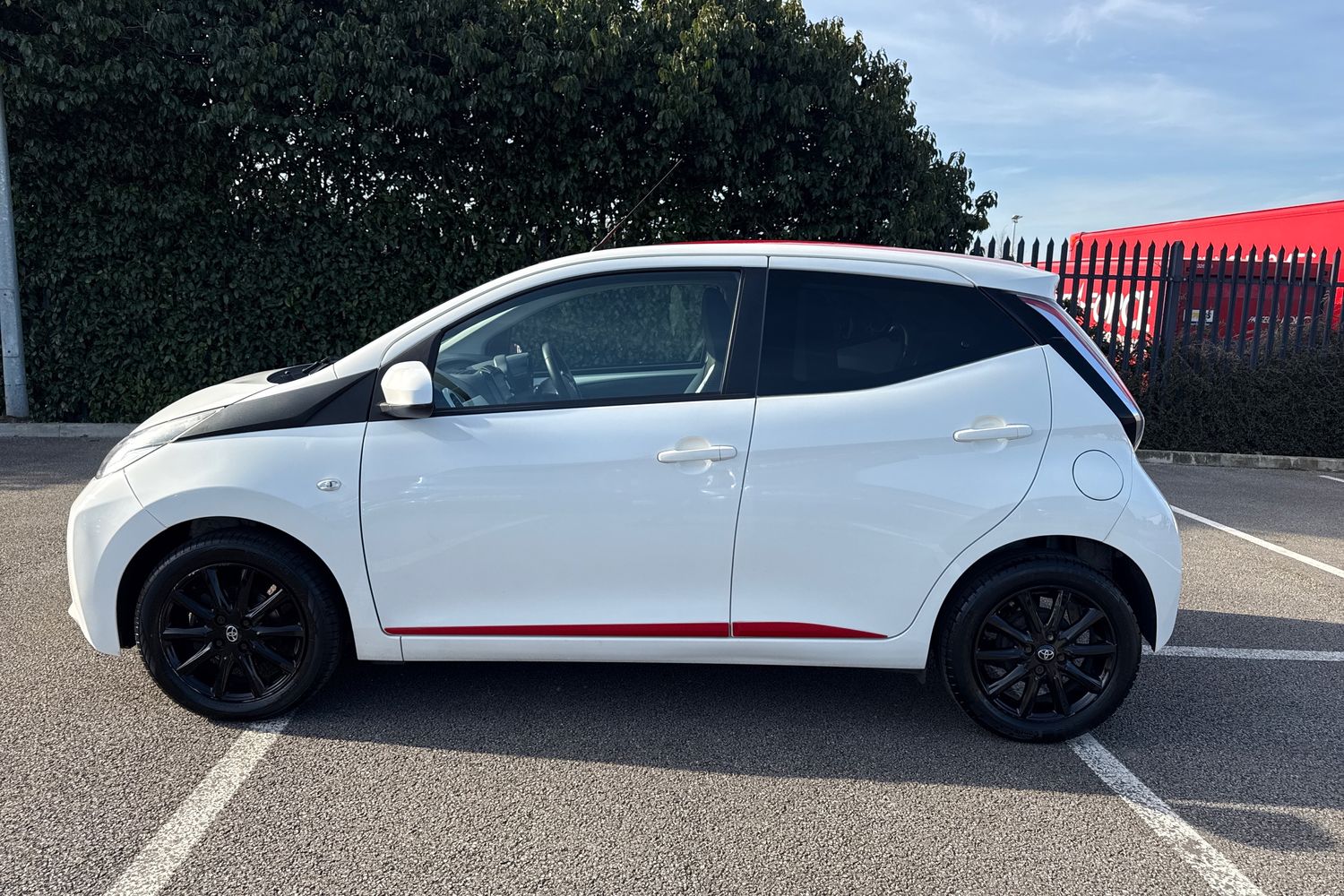 Used Toyota AYGO 2017 for sale - 77943701: Photo 30