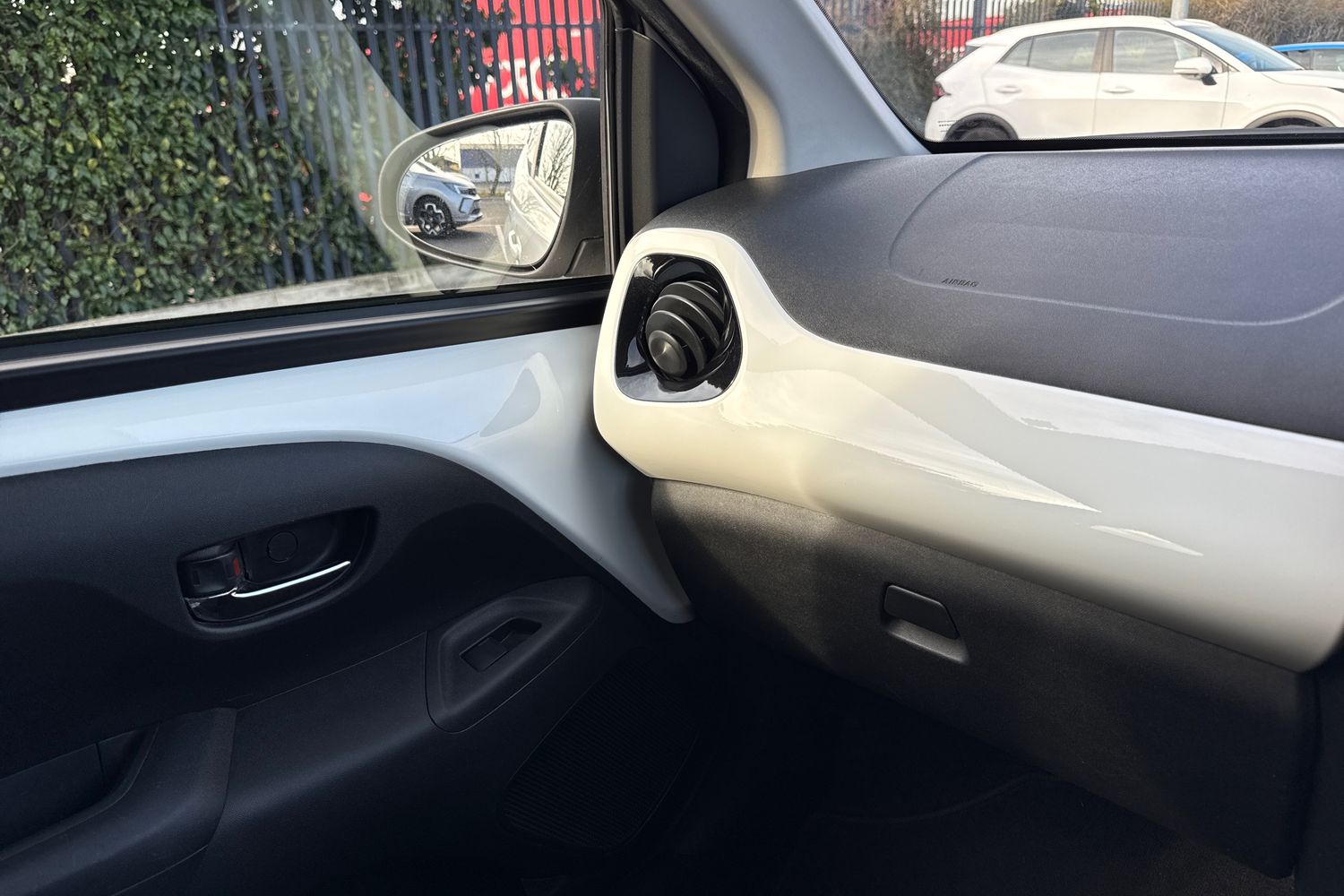 Used Toyota AYGO 2017 for sale - 77943701: Photo 53