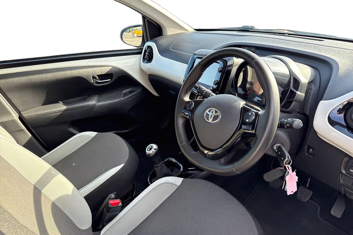 Used Toyota AYGO 2017 for sale - 77943701: Photo 8