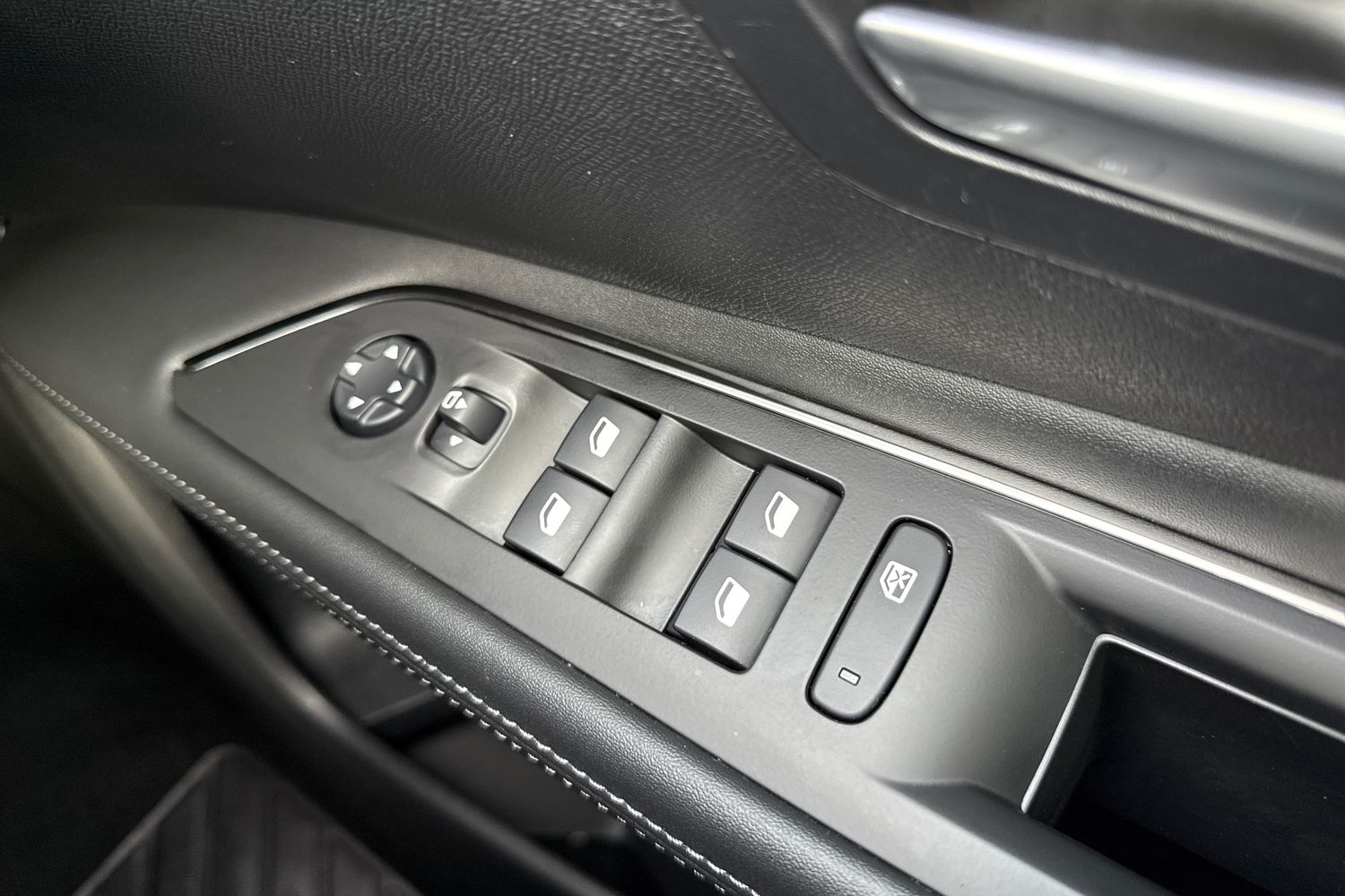 Used Peugeot 3008 2020 for sale - 76876047: Photo 40