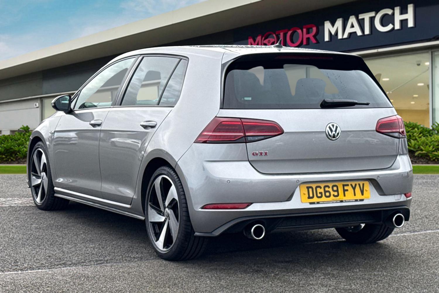 Used Volkswagen Golf 2019 for sale - 77642110: Photo 2