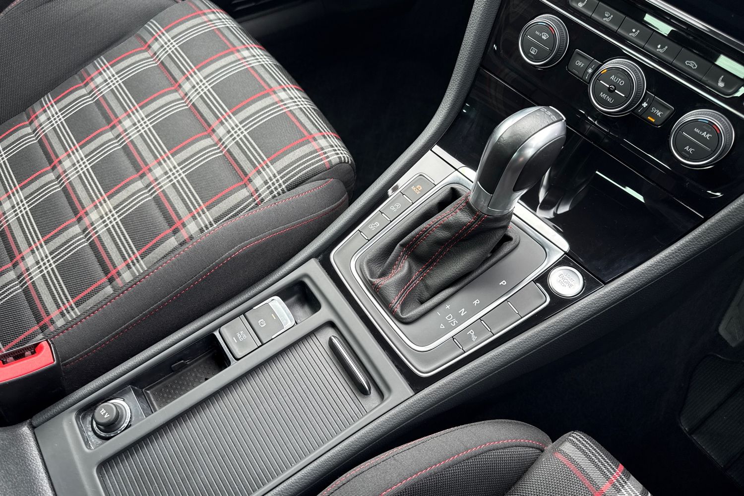 Used Volkswagen Golf 2019 for sale - 77642110: Photo 59