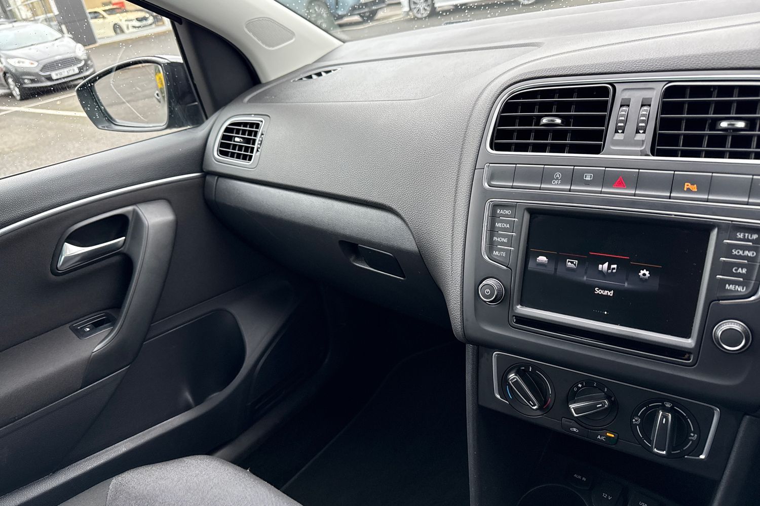 Used Volkswagen Polo 2016 for sale - 76421349: Photo 11