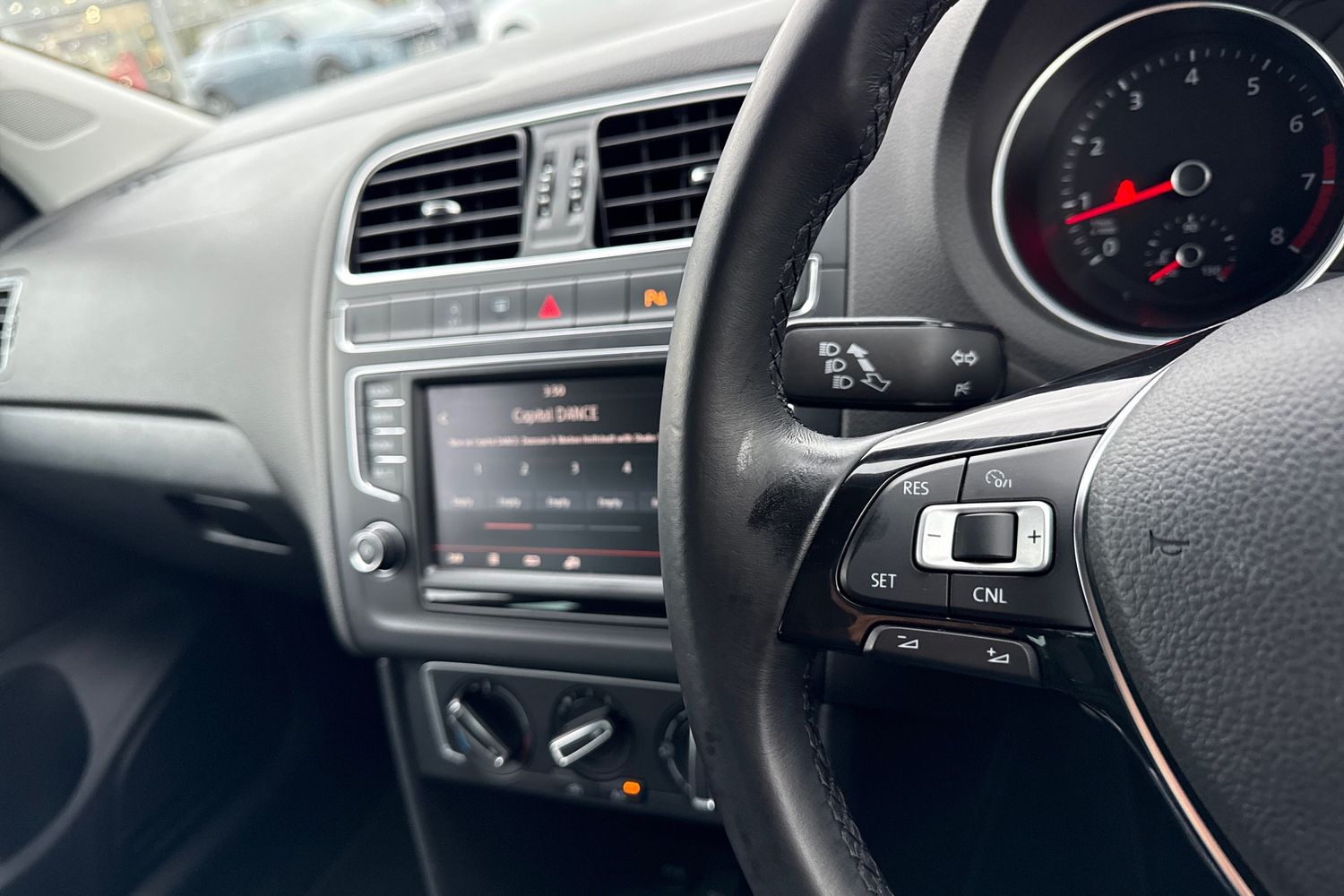 Used Volkswagen Polo 2016 for sale - 76421349: Photo 34