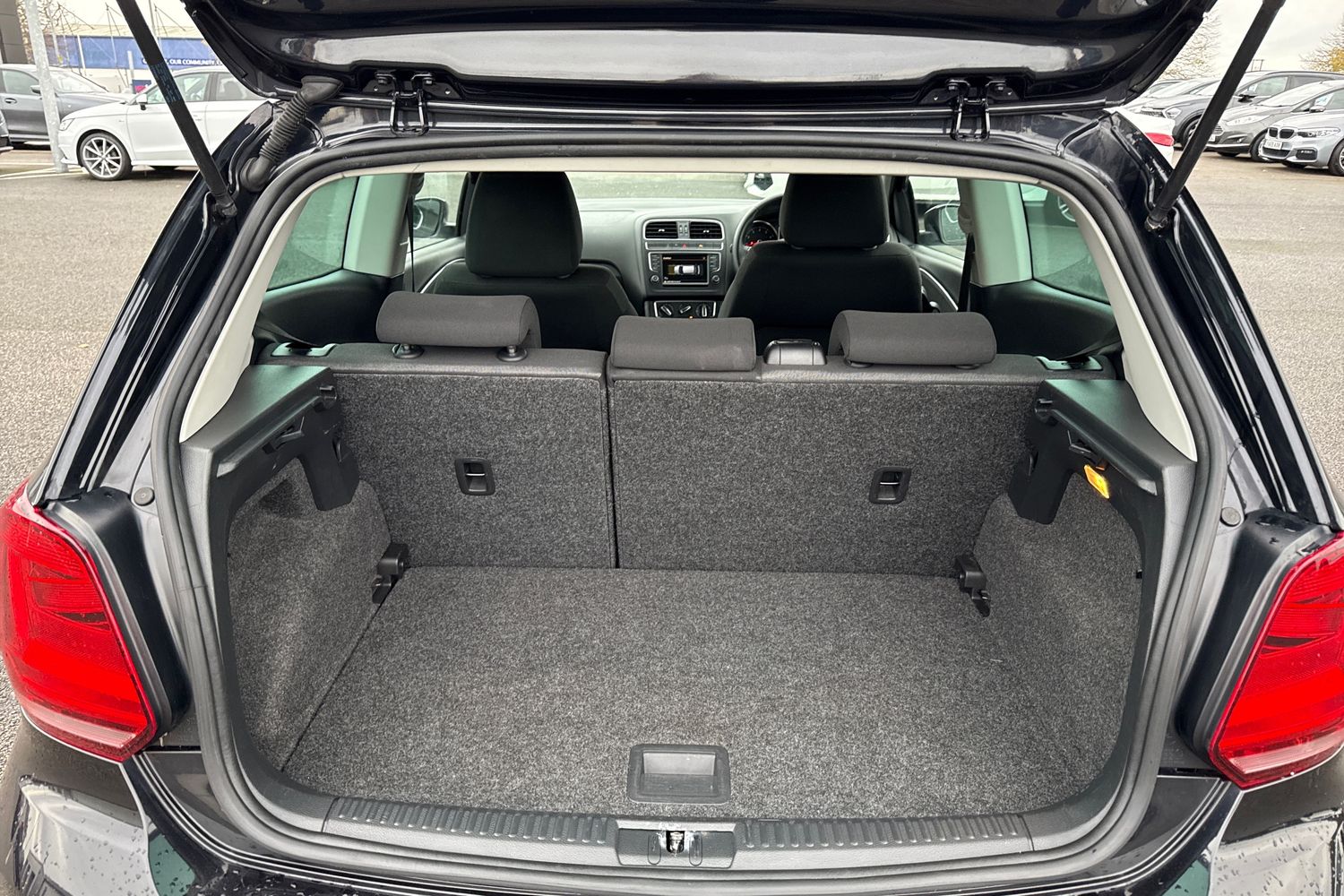 Used Volkswagen Polo 2016 for sale - 76421349: Photo 9