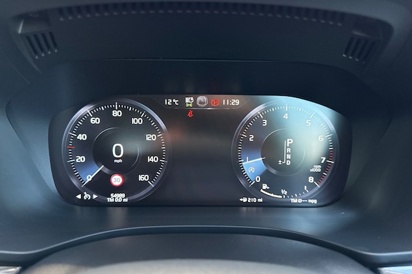 Used Volvo XC60 2020 for sale - 76346533: Photo 40