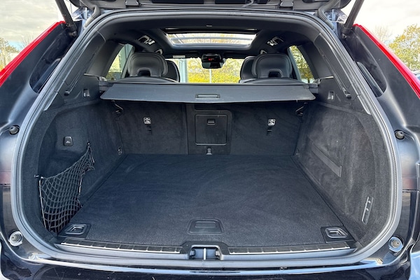 Used Volvo XC60 2020 for sale - 76346533: Photo 9