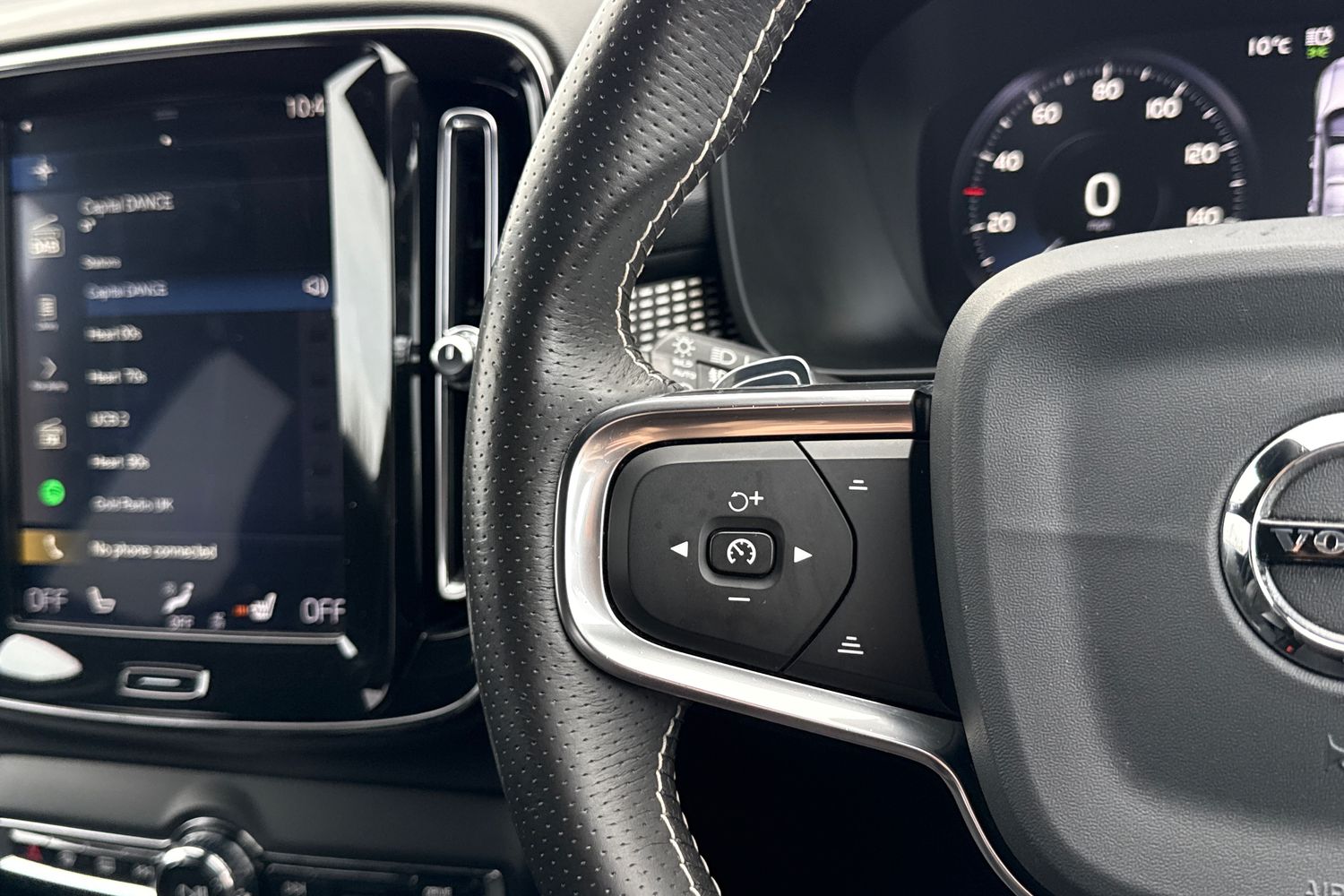 Used Volvo XC40 2020 for sale - 77904540: Photo 38