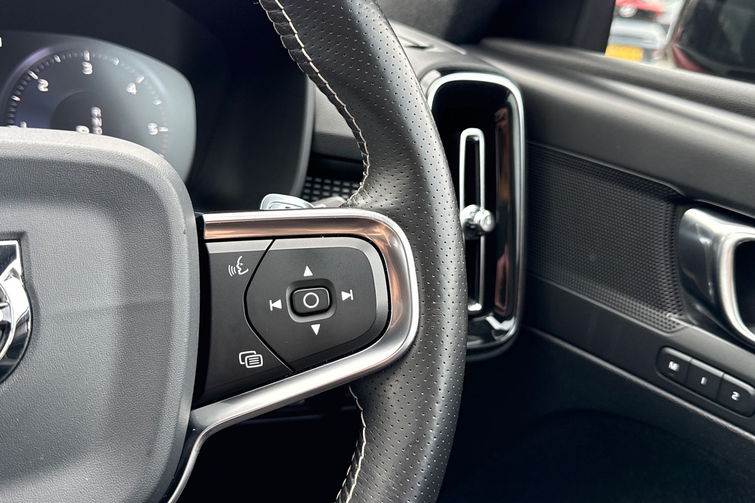 Used Volvo XC40 2020 for sale - 77904540: Photo 39