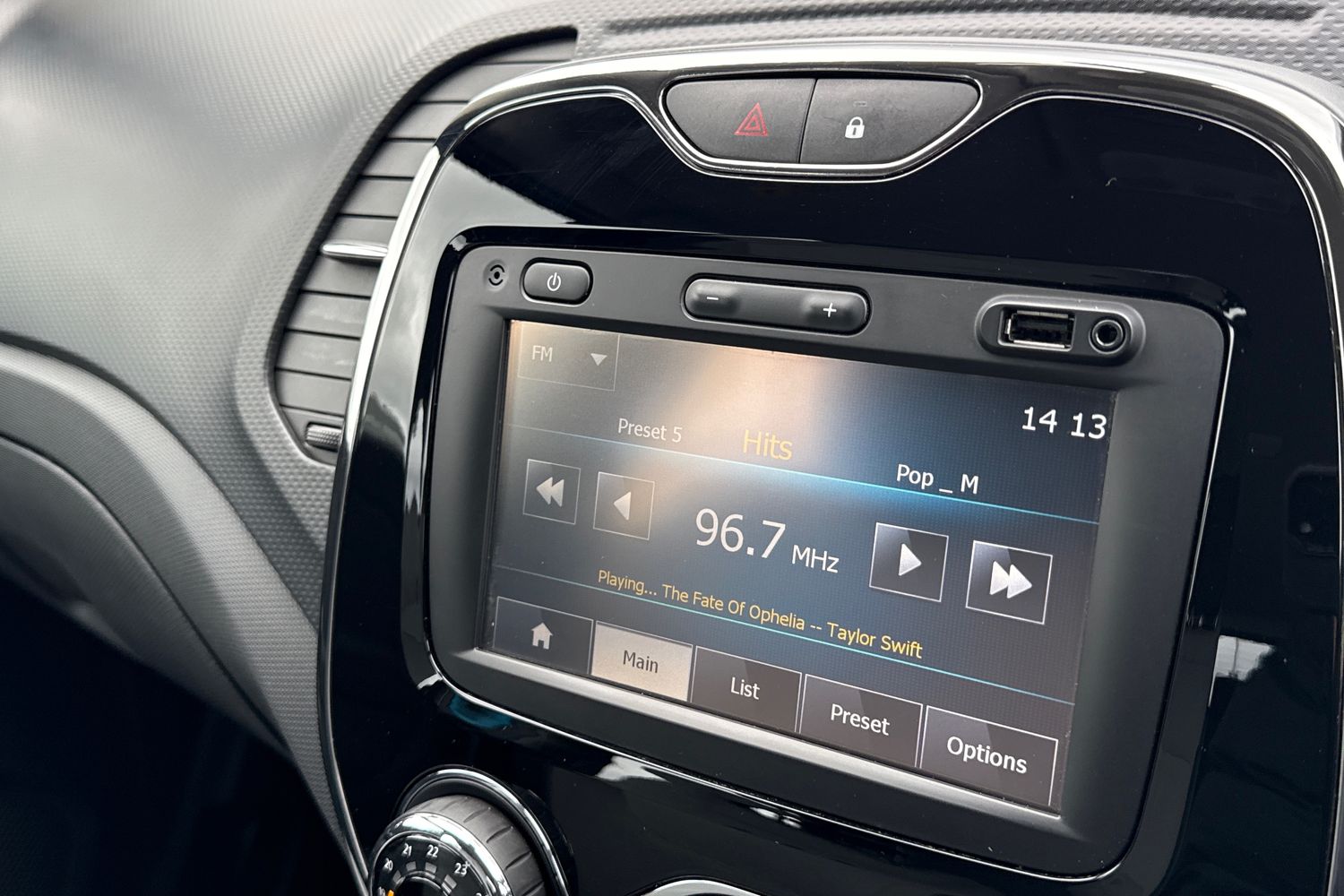 Used Renault Captur 2015 for sale - 77829329: Photo 42