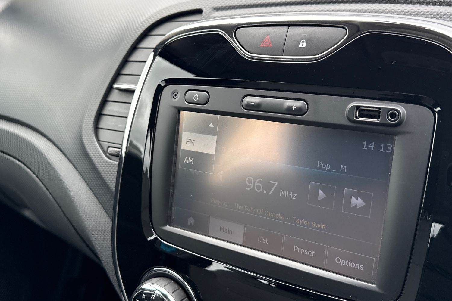 Used Renault Captur 2015 for sale - 77829329: Photo 43