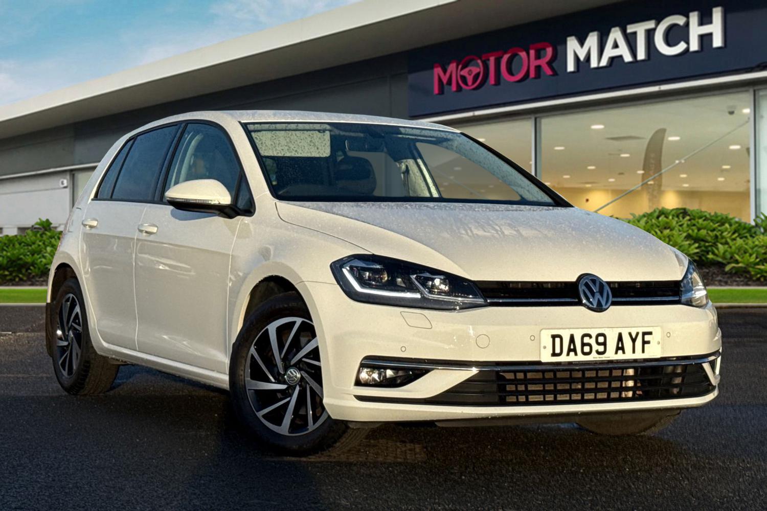 Used Volkswagen Golf 2019 for sale - 76929154: Photo 1