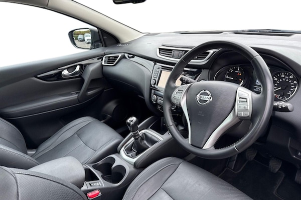 Used Nissan Qashqai 2016 for sale - 76298749: Photo 14