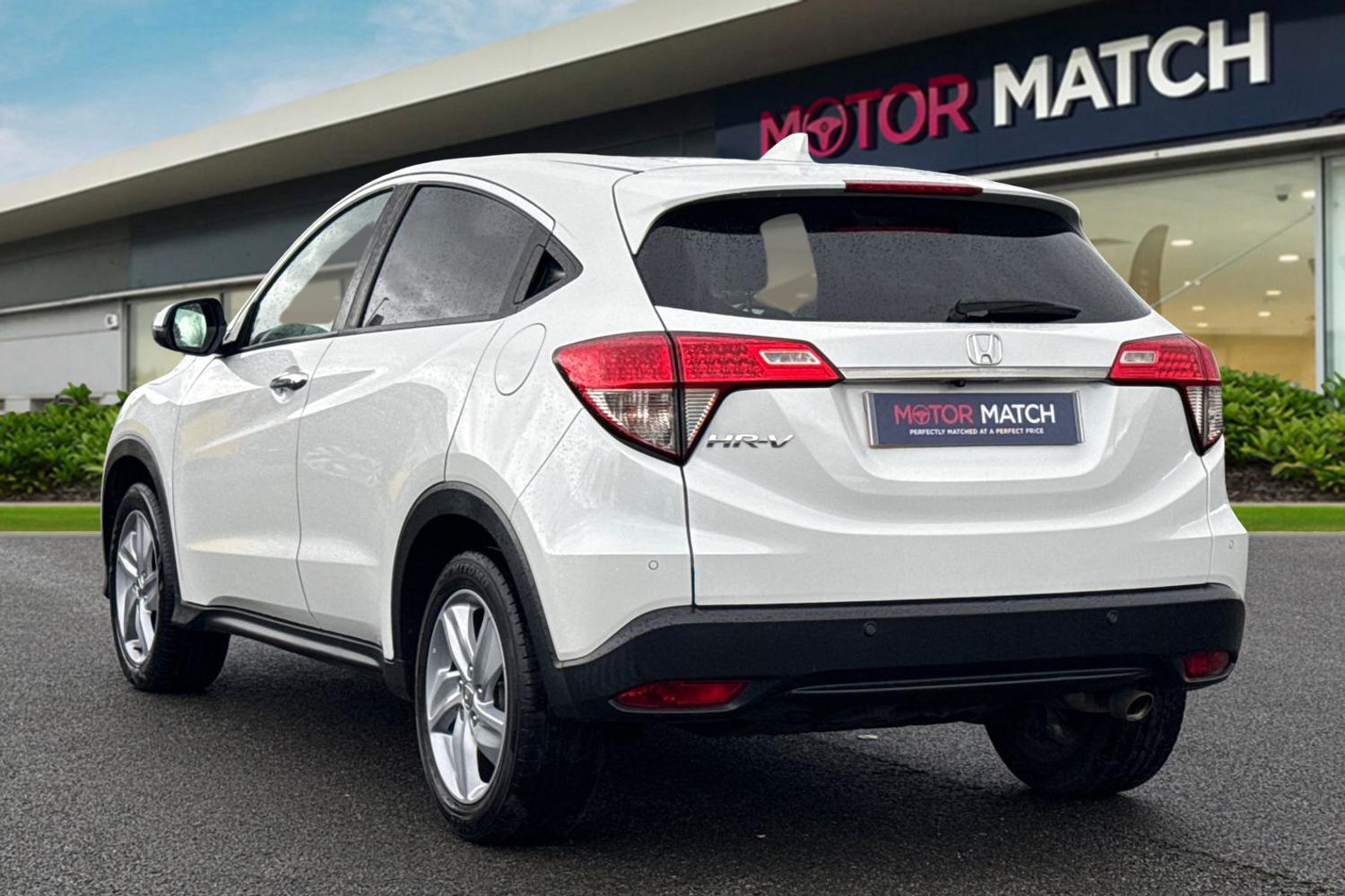 Used Honda HR-V 2018 for sale - 77686828: Photo 2