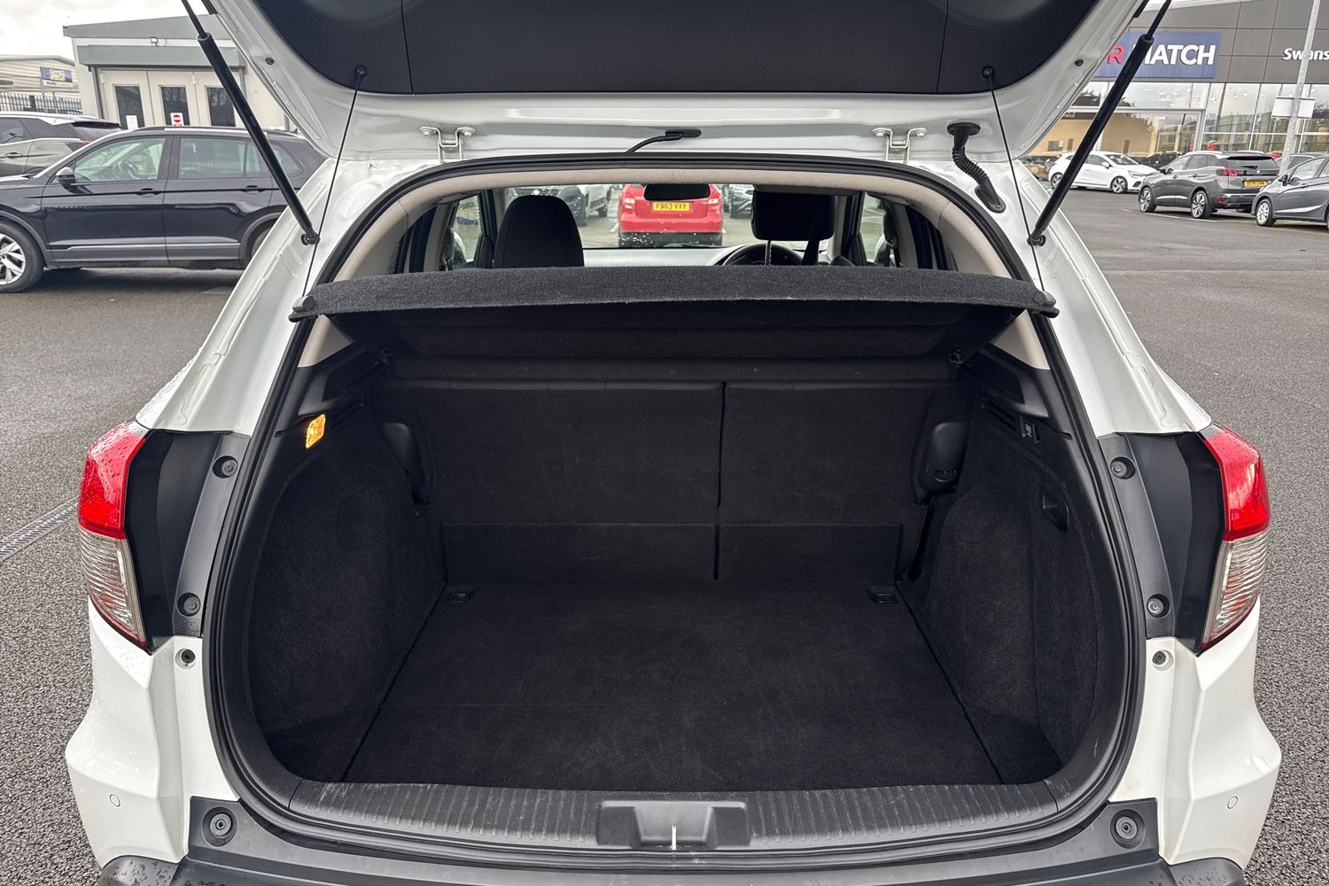 Used Honda HR-V 2018 for sale - 77686828: Photo 7