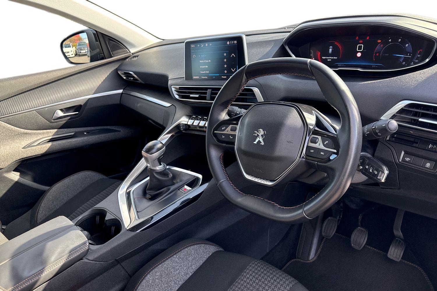 Used Peugeot 3008 2018 for sale - 77733777: Photo 14