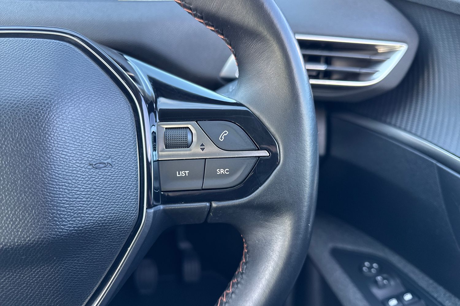 Used Peugeot 3008 2018 for sale - 77733777: Photo 39