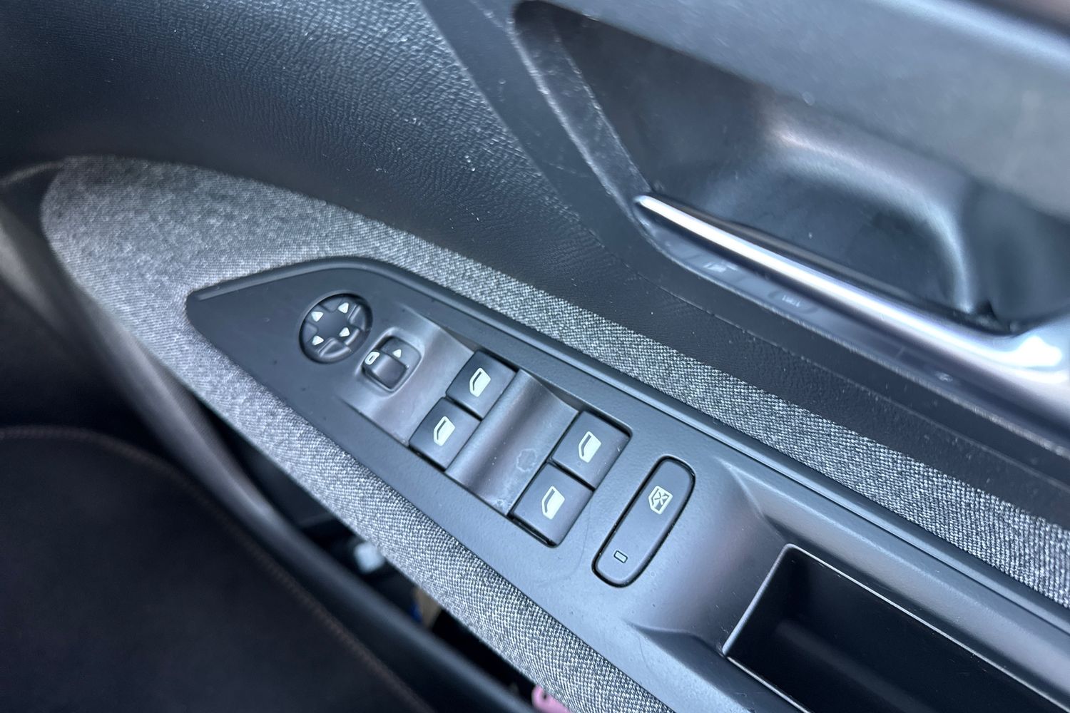 Used Peugeot 3008 2018 for sale - 77733777: Photo 42