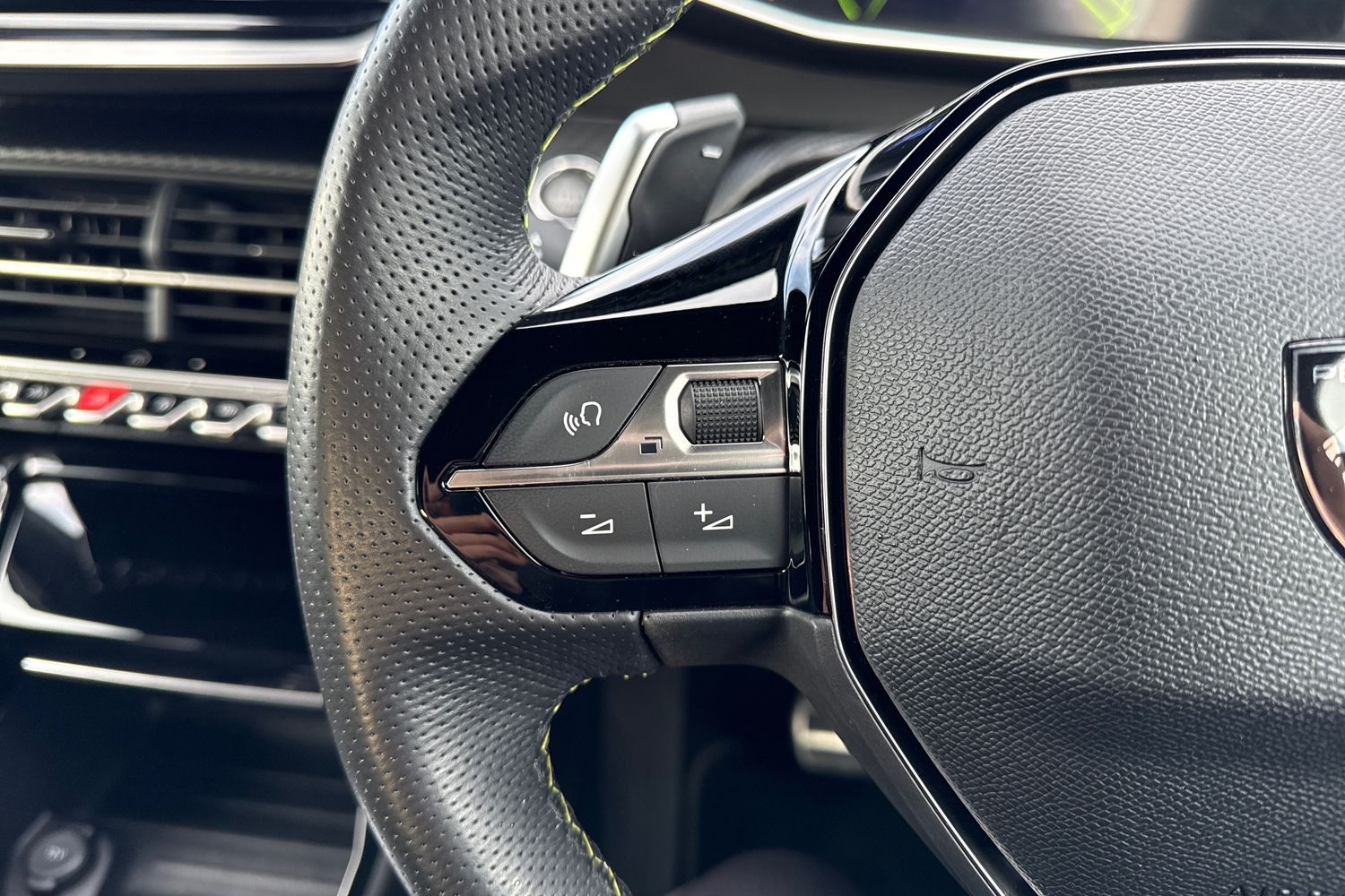 Used Peugeot 2008 2024 for sale - 76863234: Photo 39