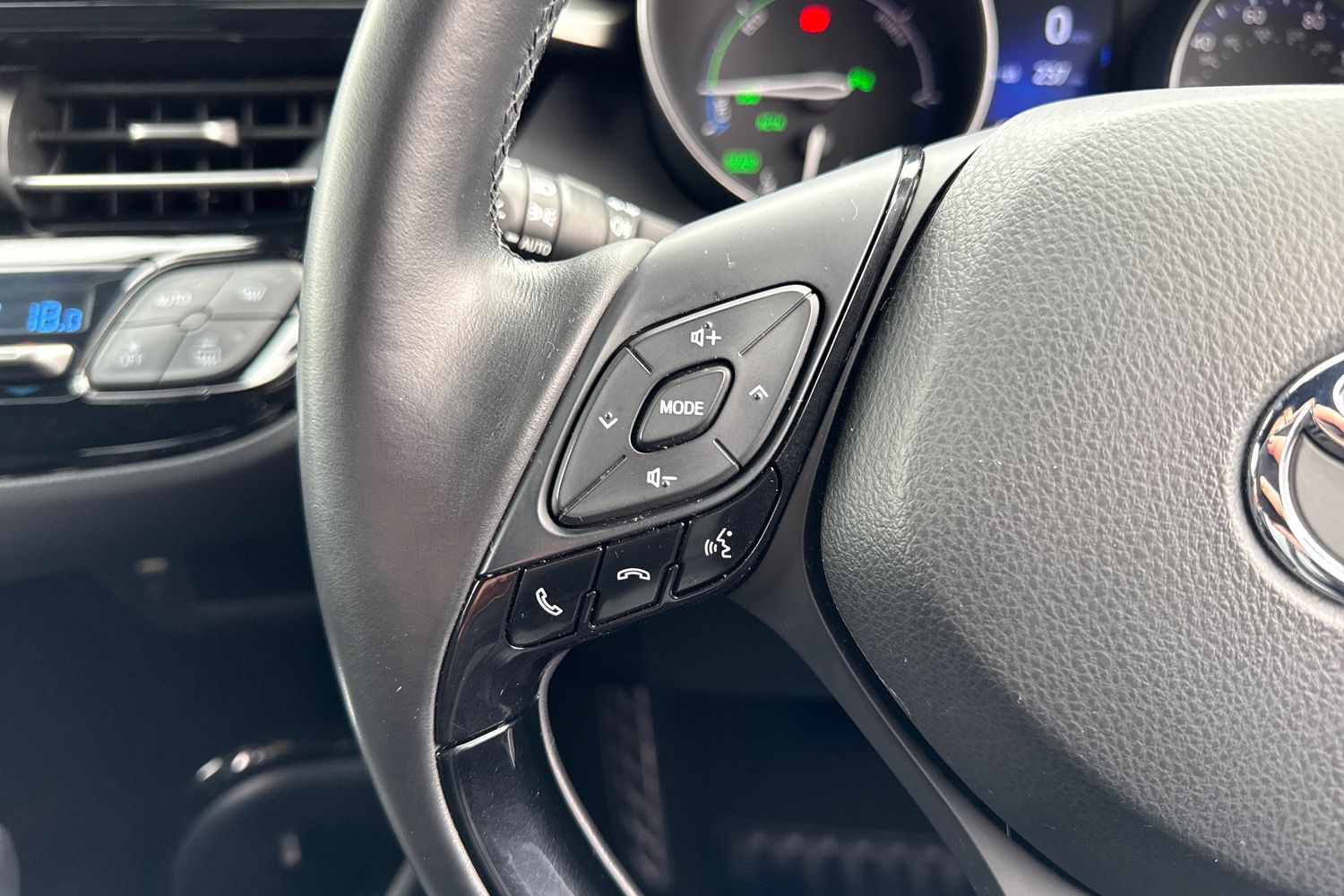 Used Toyota C-HR 2018 for sale - 77649471: Photo 39