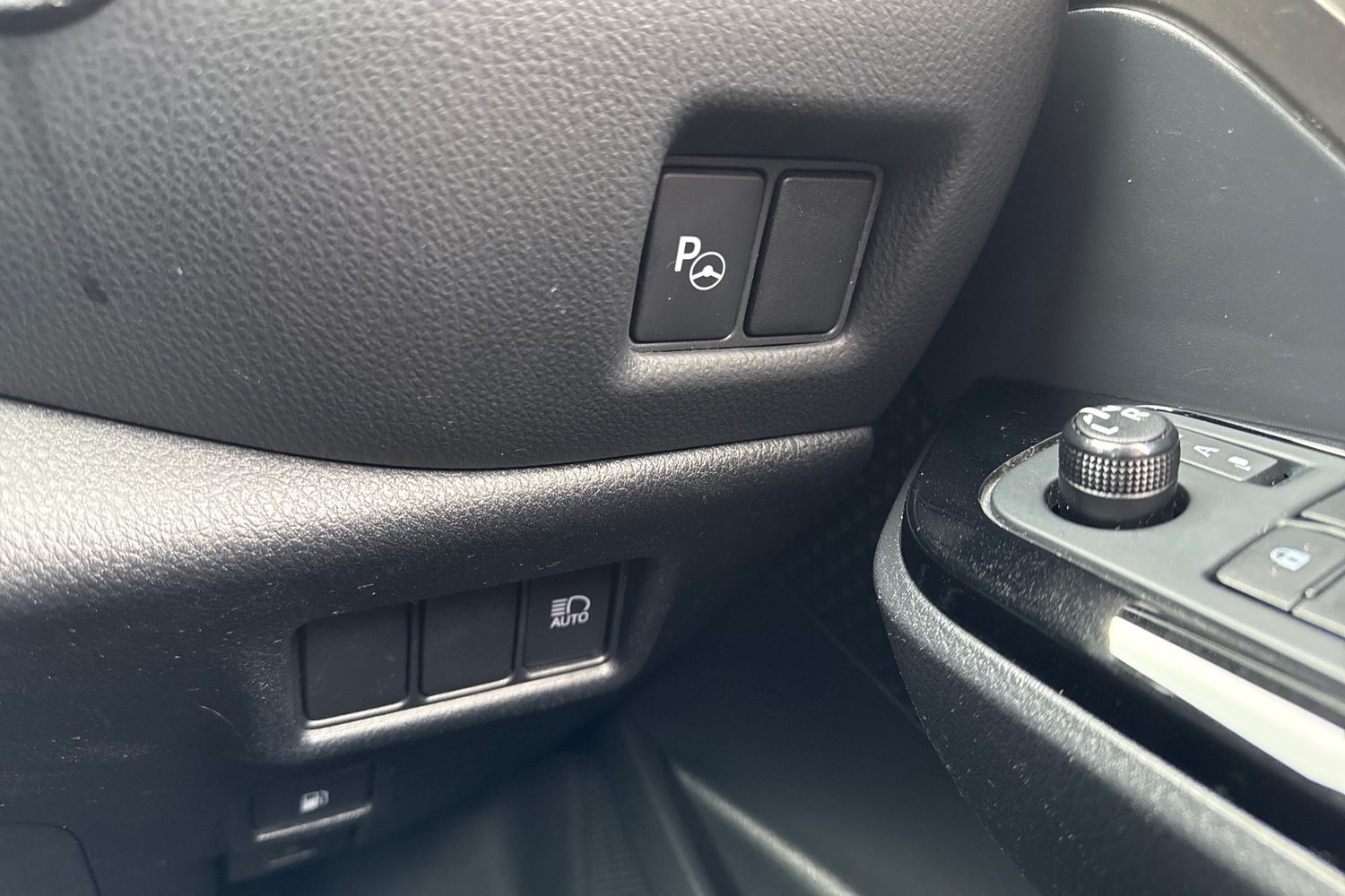 Used Toyota C-HR 2018 for sale - 77649471: Photo 44