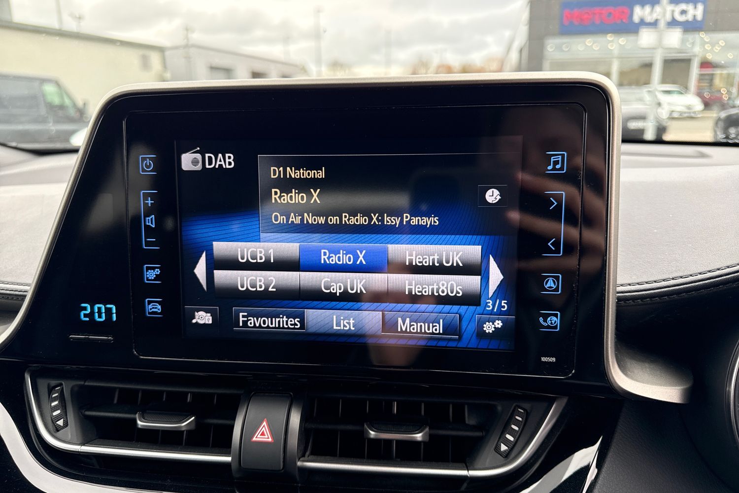 Used Toyota C-HR 2018 for sale - 77649471: Photo 49