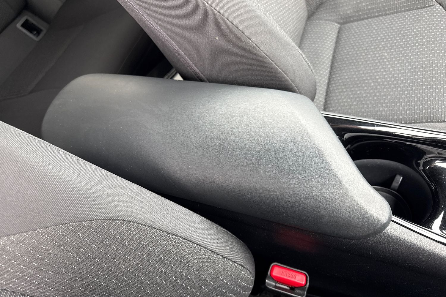 Used Toyota C-HR 2018 for sale - 77649471: Photo 60