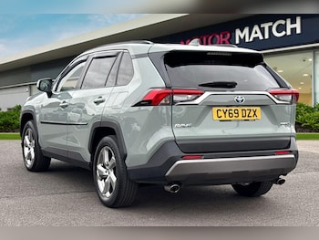 Used Toyota RAV4 2020 for sale - 76219932: Photo 2