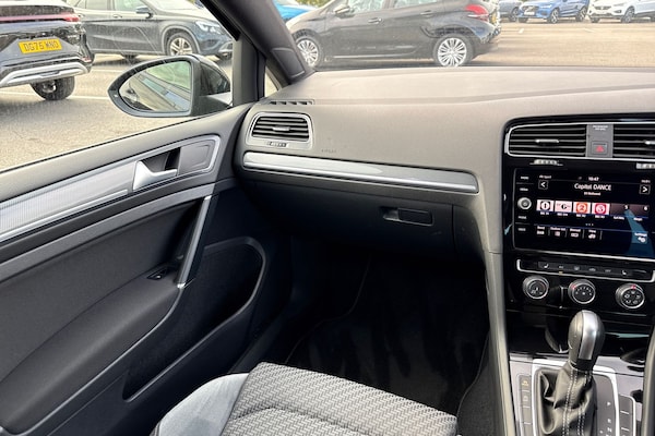 Used Volkswagen Golf 2019 for sale - 76182075: Photo 20