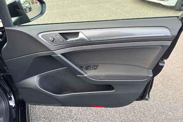 Used Volkswagen Golf 2019 for sale - 76182075: Photo 21