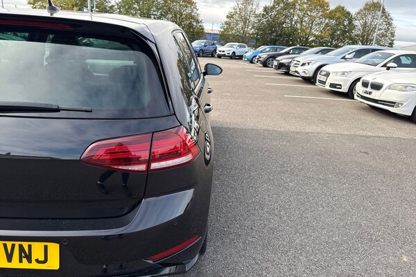 Used Volkswagen Golf 2019 for sale - 76182075: Photo 33