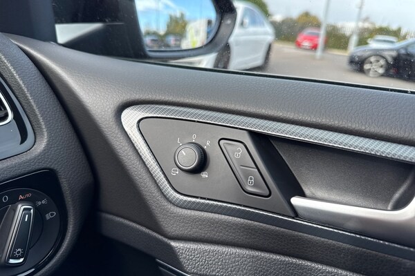 Used Volkswagen Golf 2019 for sale - 76182075: Photo 40