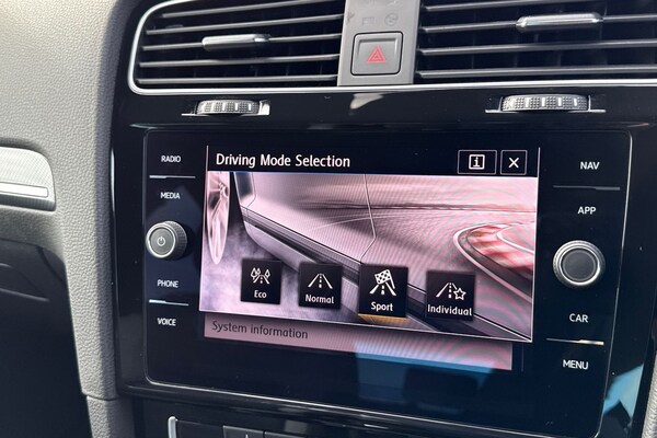 Used Volkswagen Golf 2019 for sale - 76182075: Photo 54
