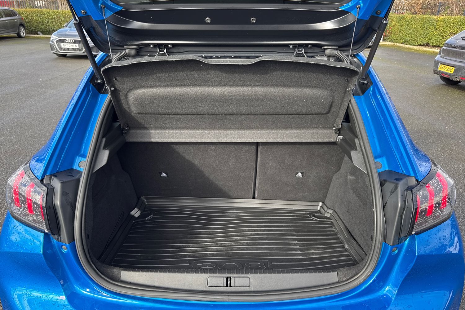 Used Peugeot E-208 2022 for sale - 77570986: Photo 7