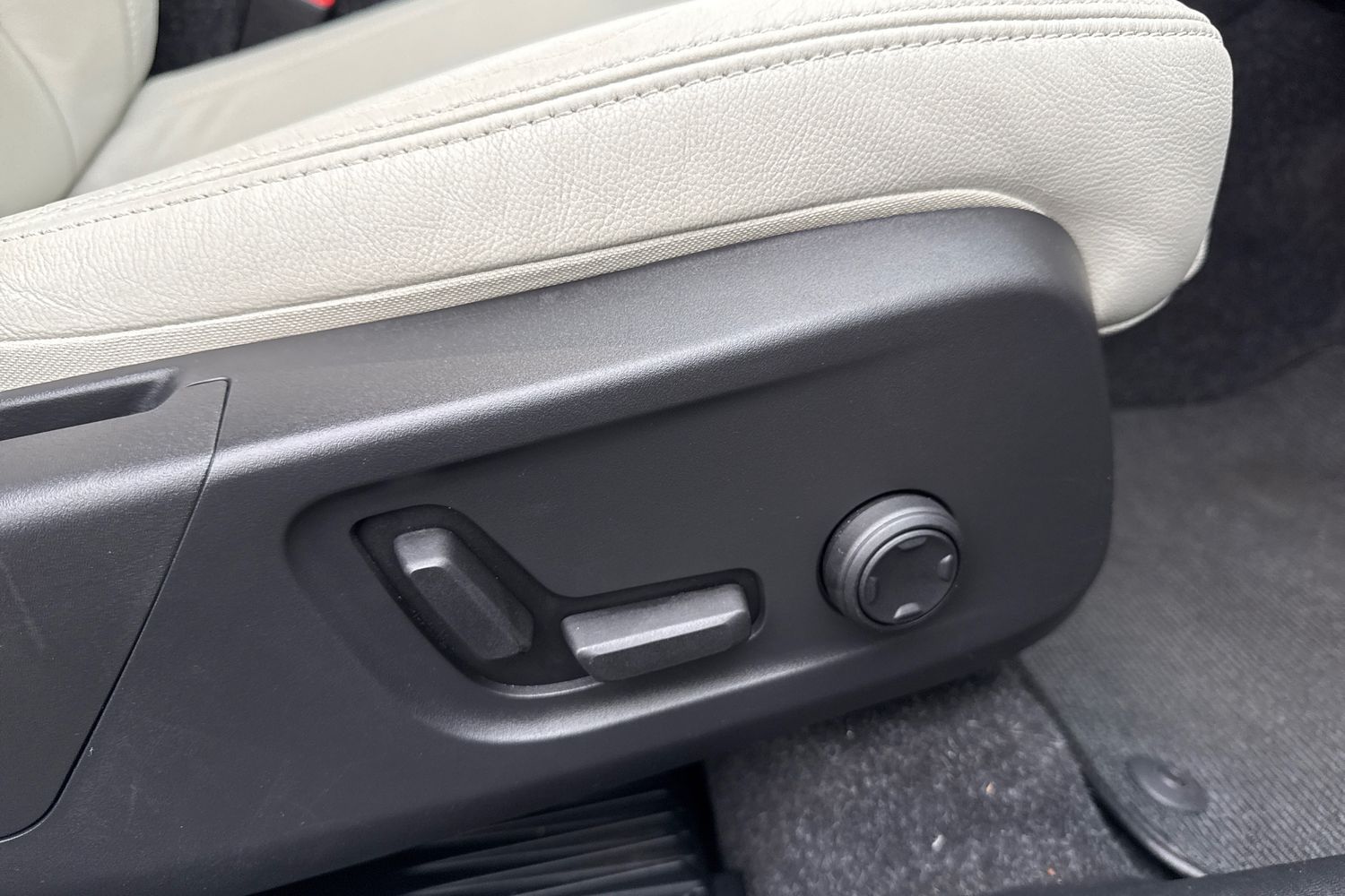 Used Volvo XC40 2021 for sale - 77037318: Photo 38