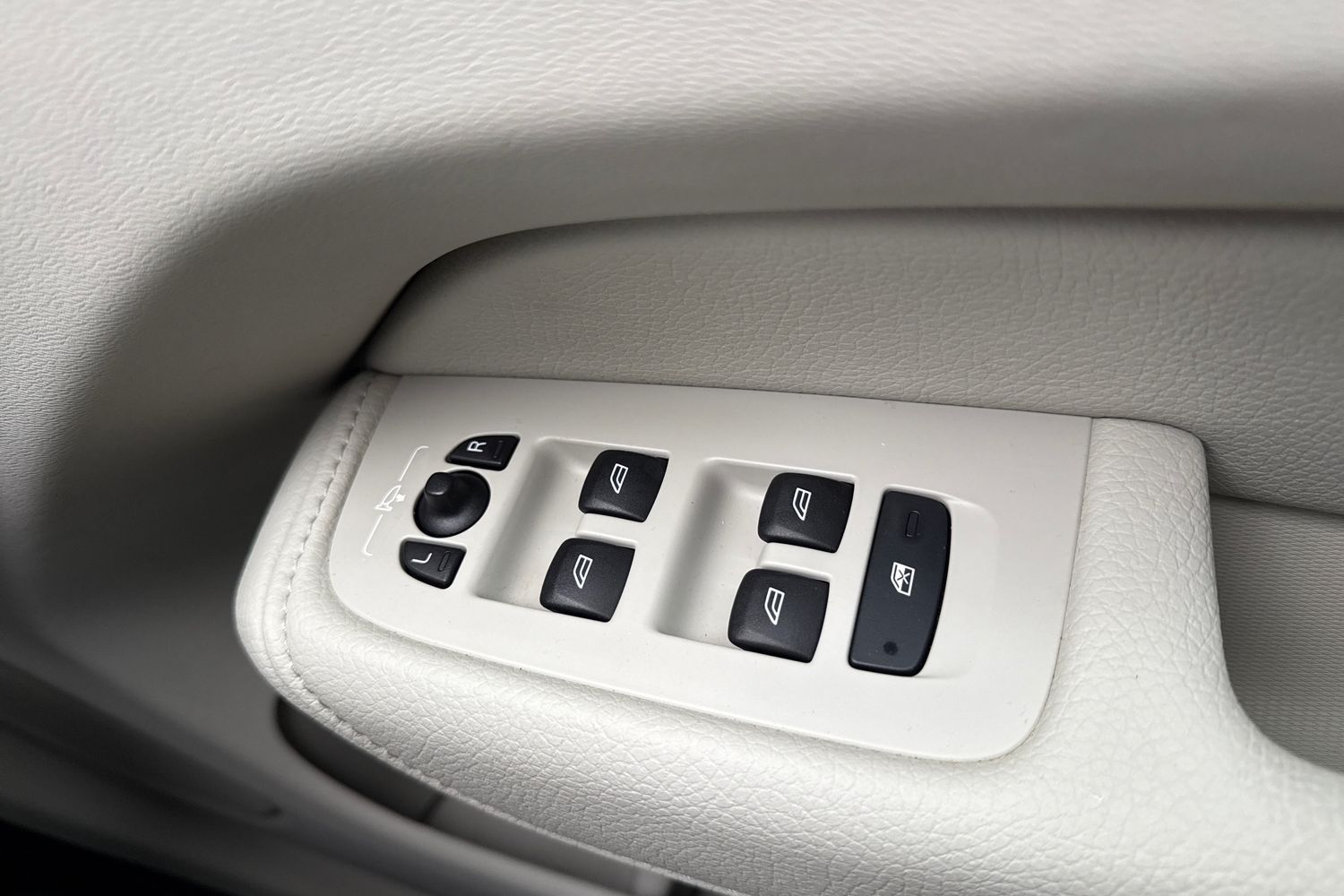 Used Volvo XC60 2021 for sale - 77337202: Photo 39