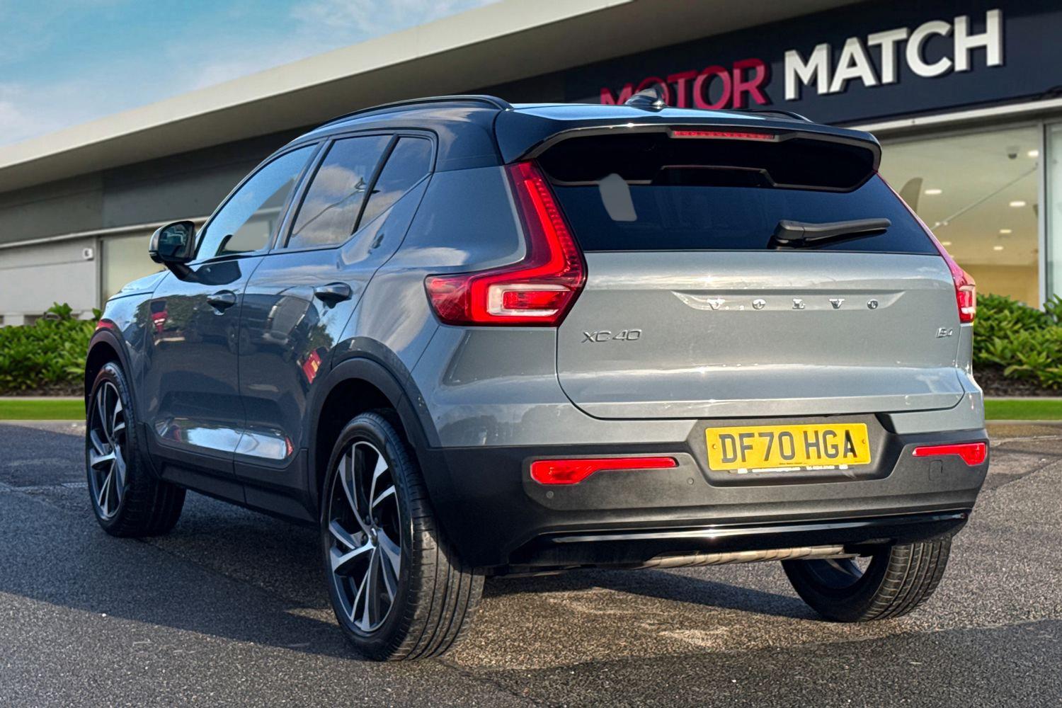 Used Volvo XC40 2021 for sale - 77233256: Photo 2
