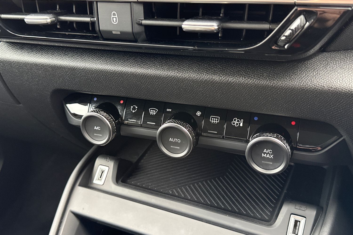 Used Citroen e-C4 2022 for sale - 77989774: Photo 56