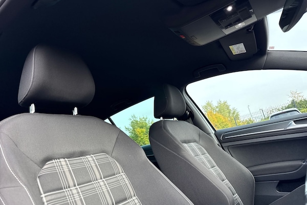Used Volkswagen Golf 2019 for sale - 76253388: Photo 24
